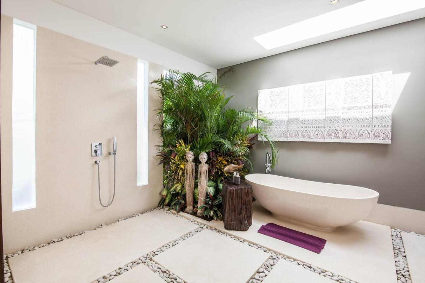 Superbe 4 * Seminyak (Bali)